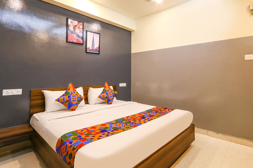 Egyptian cotton sheets, premium bedding, in-room safe, free WiFi