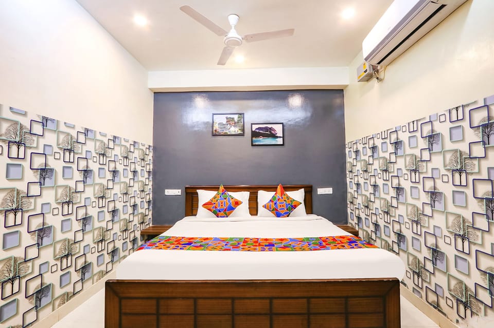 Deluxe Room | Egyptian cotton sheets, premium bedding, in-room safe, free WiFi