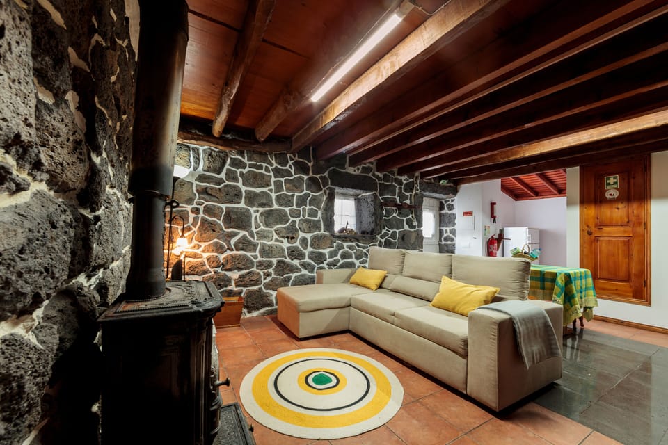 House, 2 Bedrooms | Living area | Flat-screen TV, fireplace