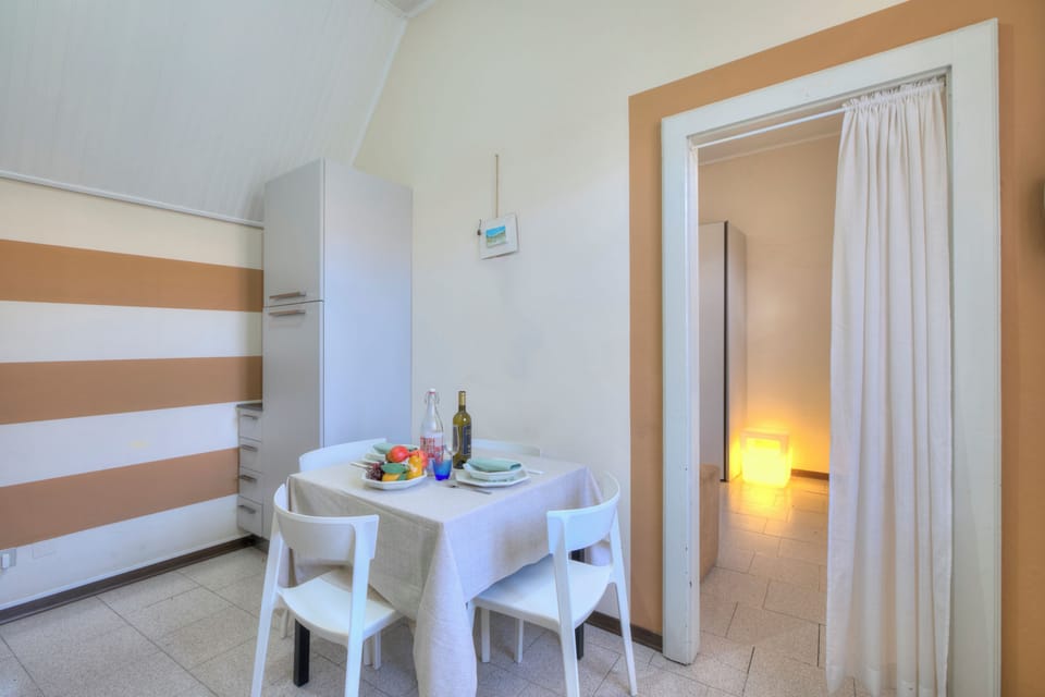 Kitchen and dining area