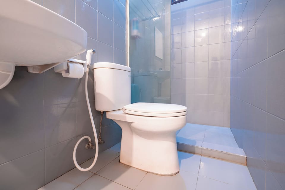 Family Room | Bathroom | Shower, towels