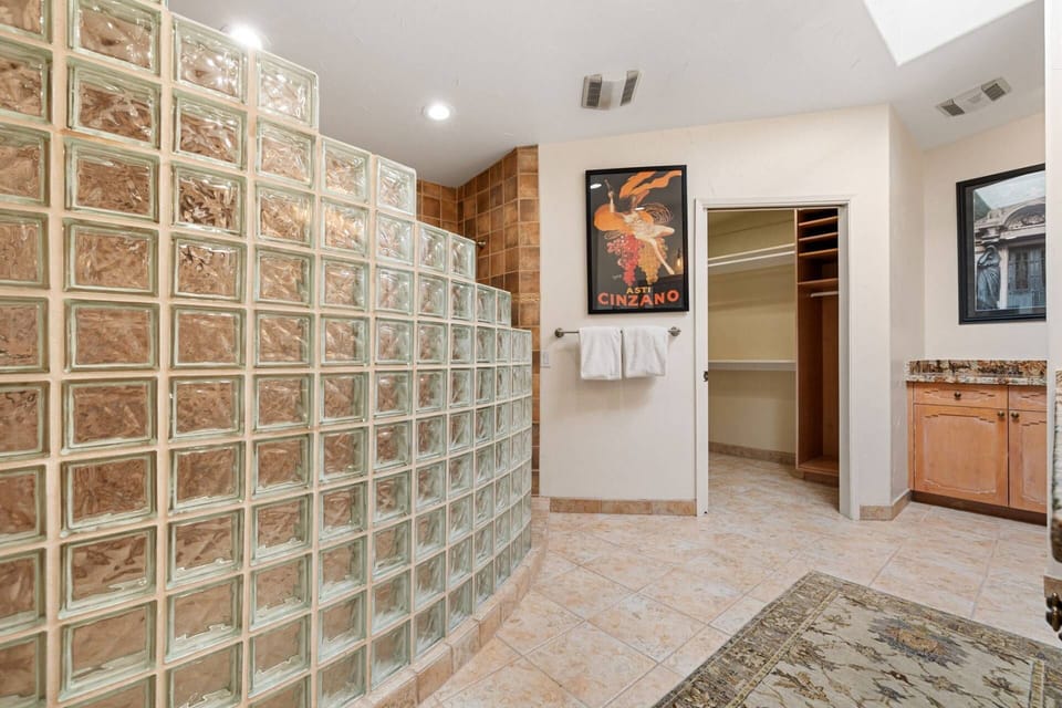 Main Bathroom with Walk-in Shower and Closet