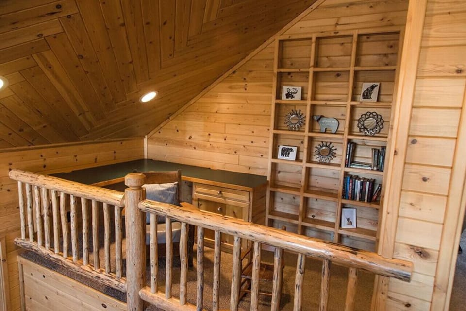 3rd floor loft desk