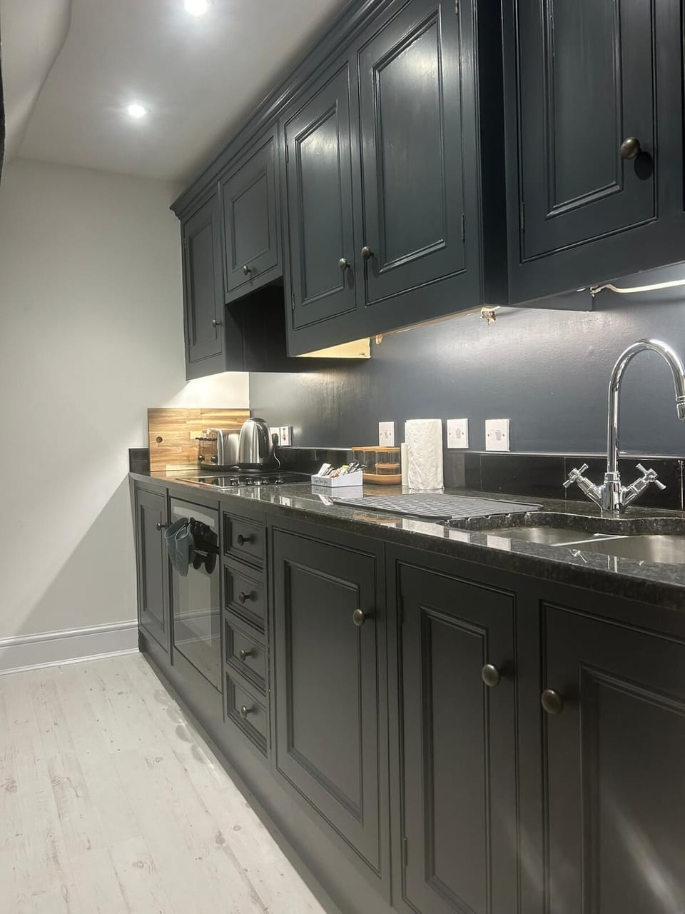Renovated Kitchen has everything you need. All mod cons and cooking bits.