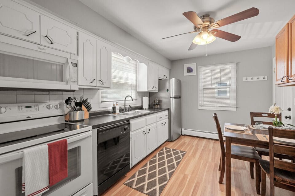 Kitchen - microwave, stove, dishwasher and full size refrigerator