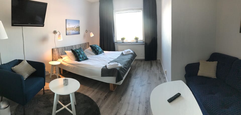 Basic Double Room, Mountain View | WiFi (free)