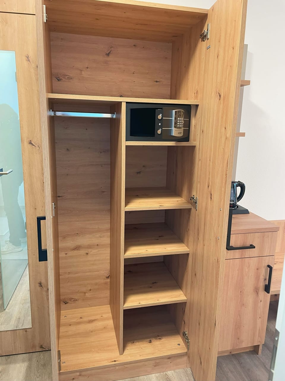 Minibar, in-room safe, individually decorated, individually furnished