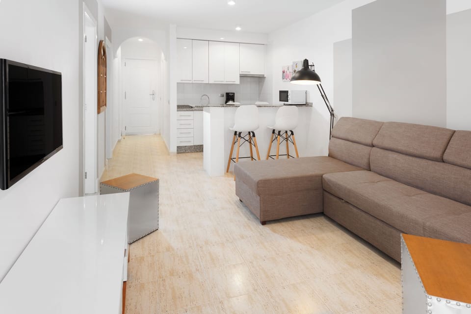 Apartment, 2 Bedrooms | Blackout drapes, free WiFi