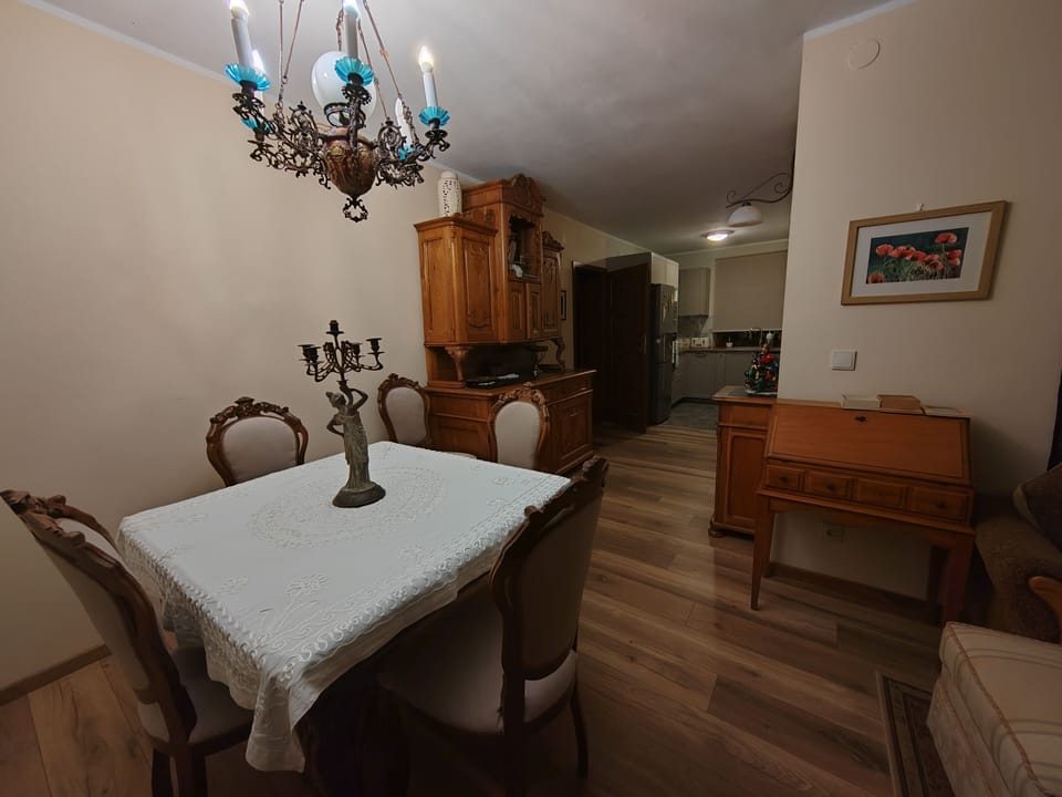 Apartment | Dining