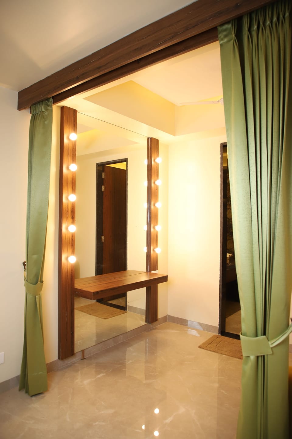Executive Suite | 1 bedroom, desk, free WiFi, bed sheets