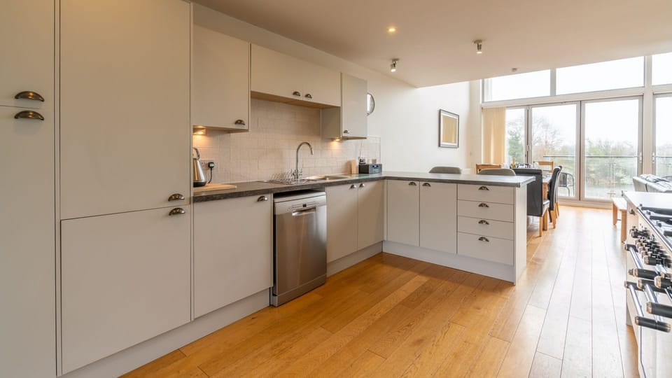 Kitchen, Muntjac Lodge, Bolthole Retreats