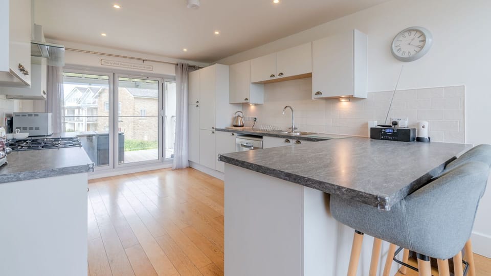 Kitchen, Muntjac Lodge, Bolthole Retreats