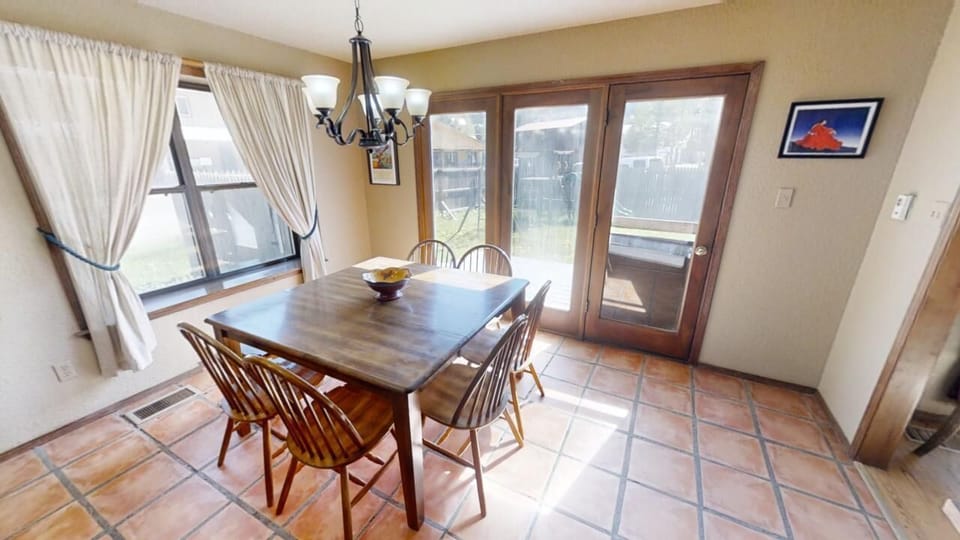 Wildwood-Dining Area