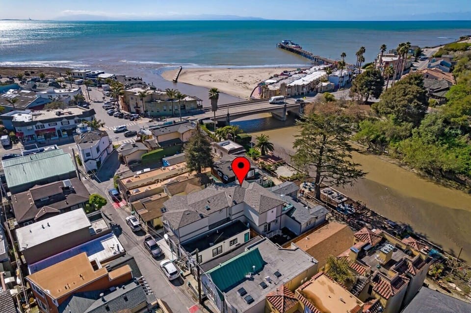 Drone view of Oceanview Oasis.