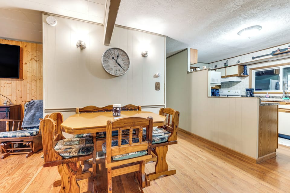 House (2 Bedrooms) | Interior