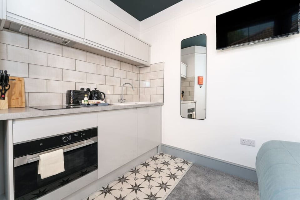 Well-equipped kitchen in the studio