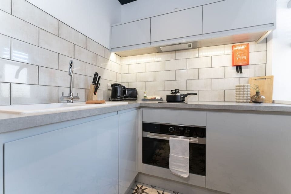Well-equipped, modern kitchen space
