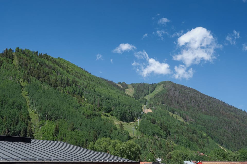 5.6-telluride-heritage-penthouse-south-deck-view1
