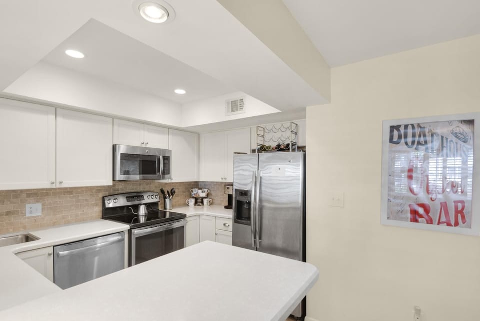 Condo, Multiple Beds (Hidden Dunes Beach Cottage 162) | Private kitchen | Oven, toaster