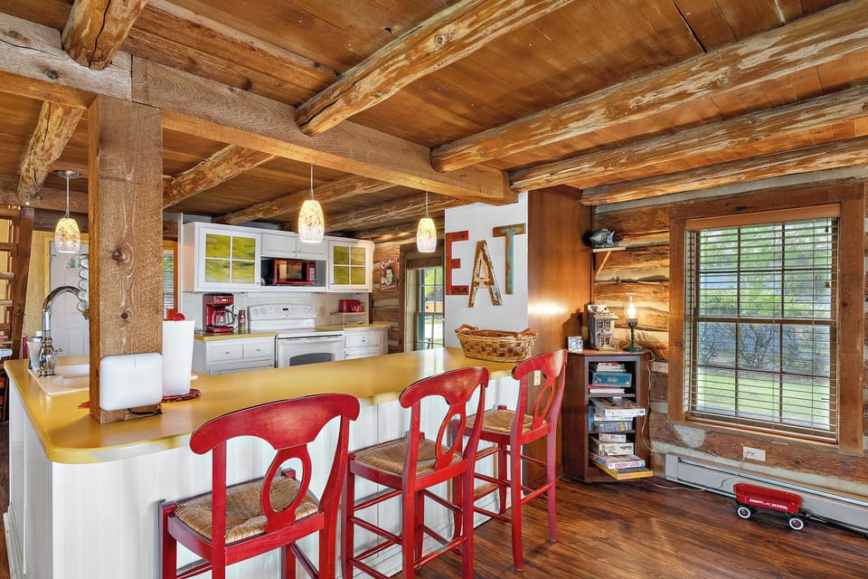 Breakfast bar has three stools