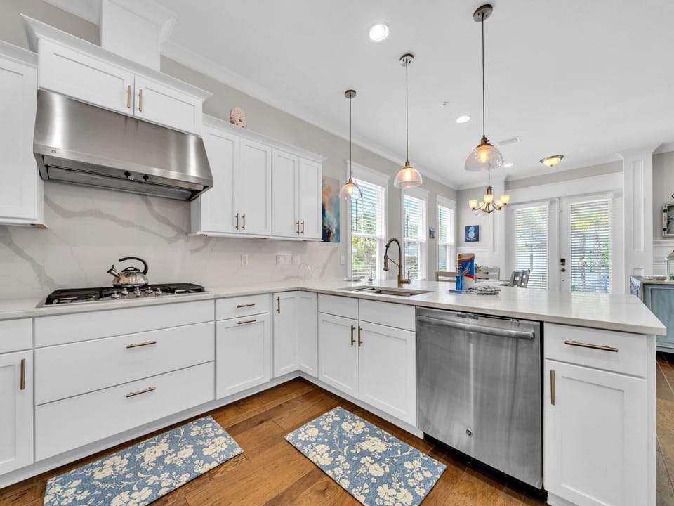 House, Multiple Beds (Our Gulfview Escape) | Private kitchen | Oven, toaster