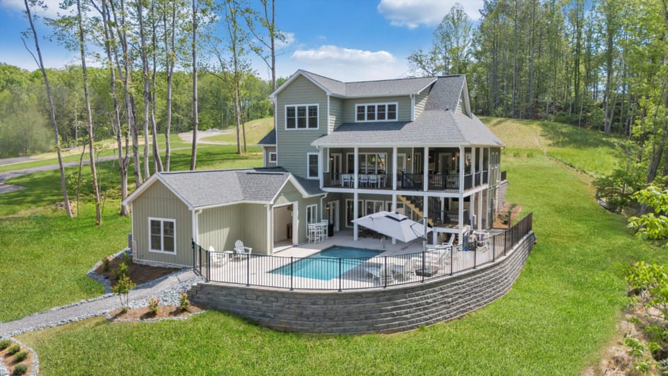 Whispering Pines Estate (1)