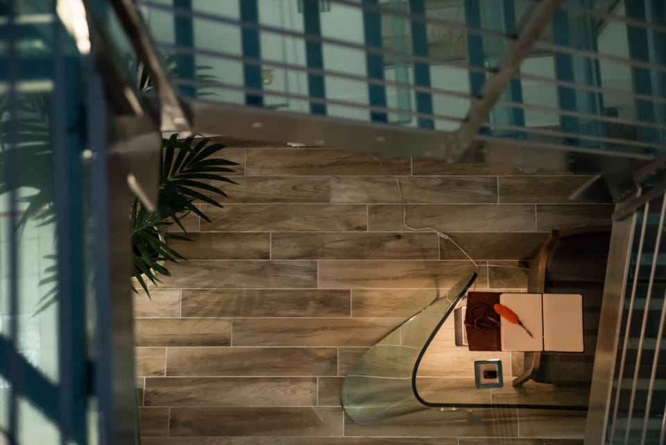 Concierge desk