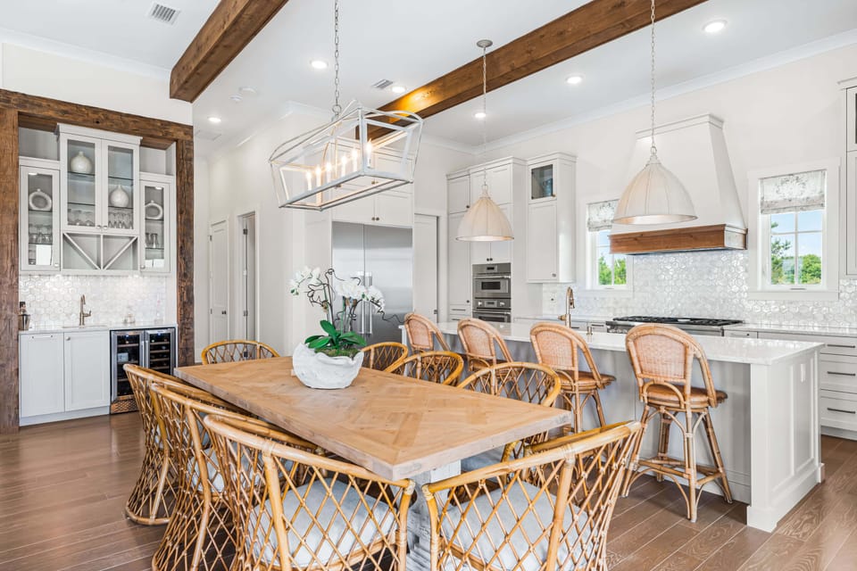 Comfortable seating for 8 at the dining table plus breakfast bar seating for 4