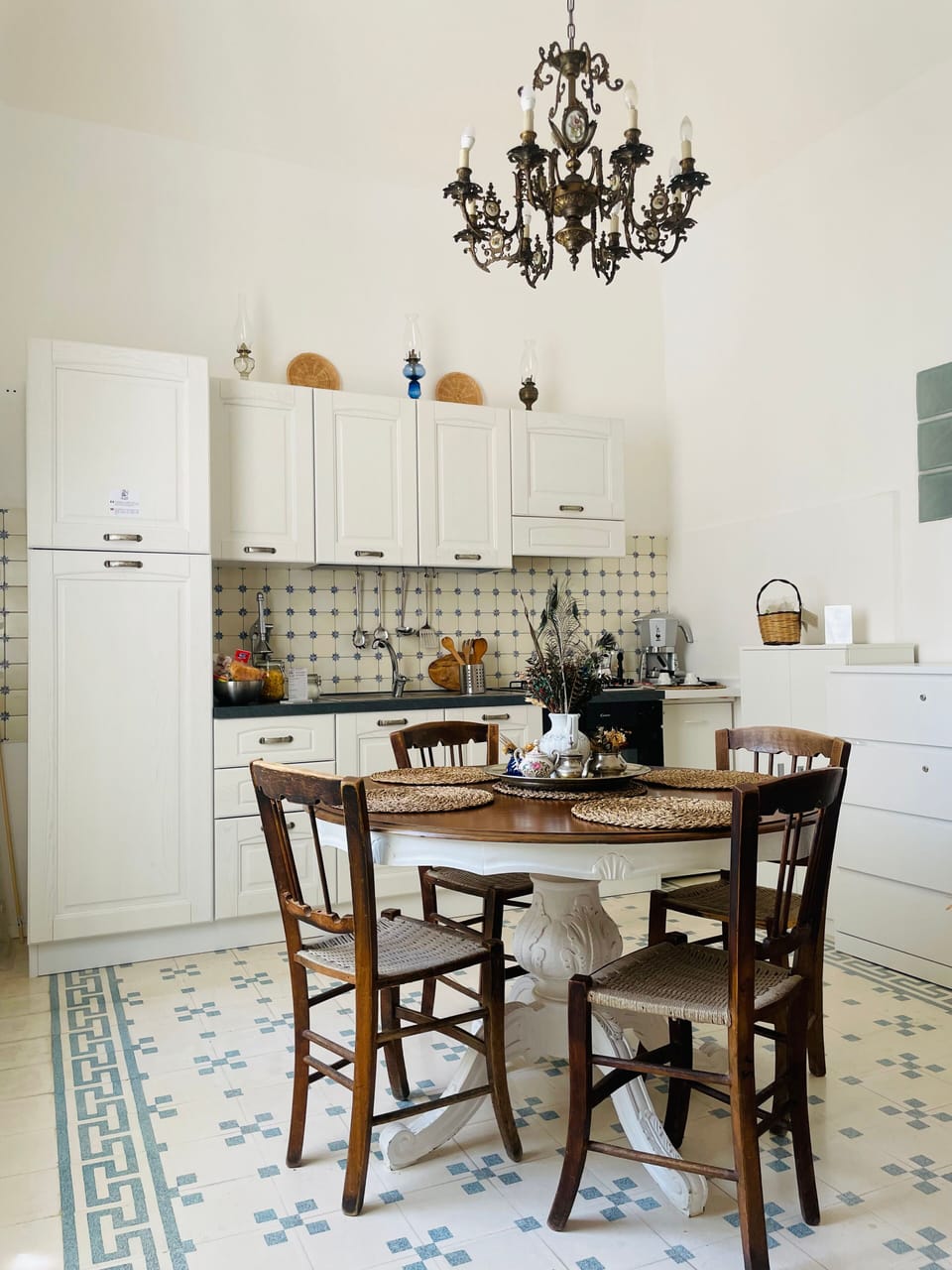 Full-size fridge, oven, stovetop, espresso maker