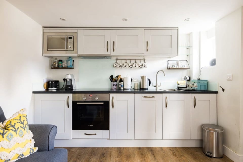 House | 1 bedroom, iron/ironing board, Internet