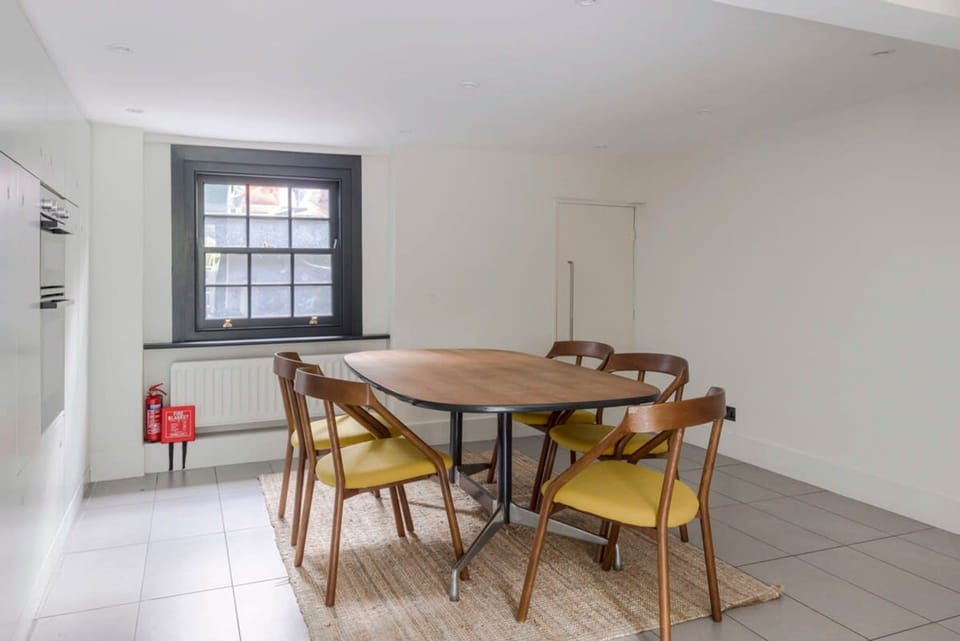 House | 3 bedrooms, iron/ironing board, Internet