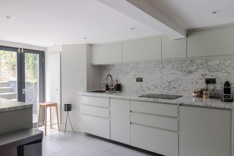 House | 3 bedrooms, iron/ironing board, Internet