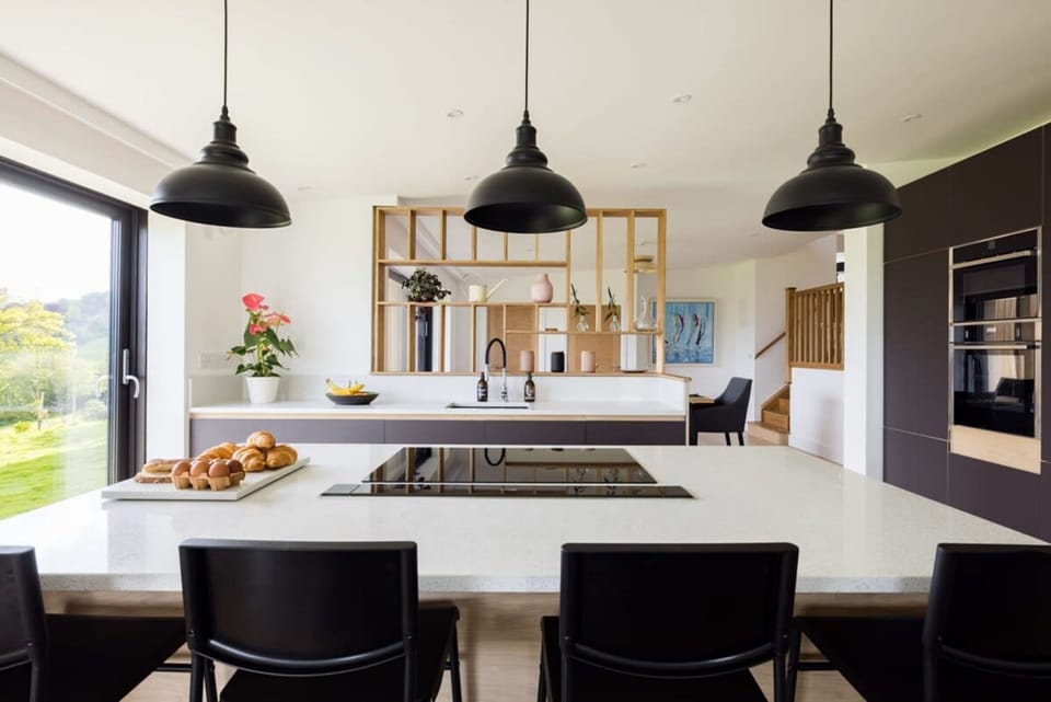 House | 5 bedrooms, iron/ironing board, Internet