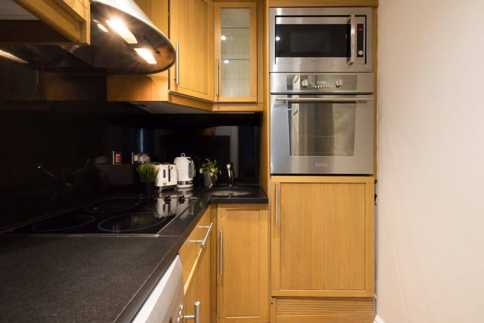 House | 1 bedroom, desk, Internet