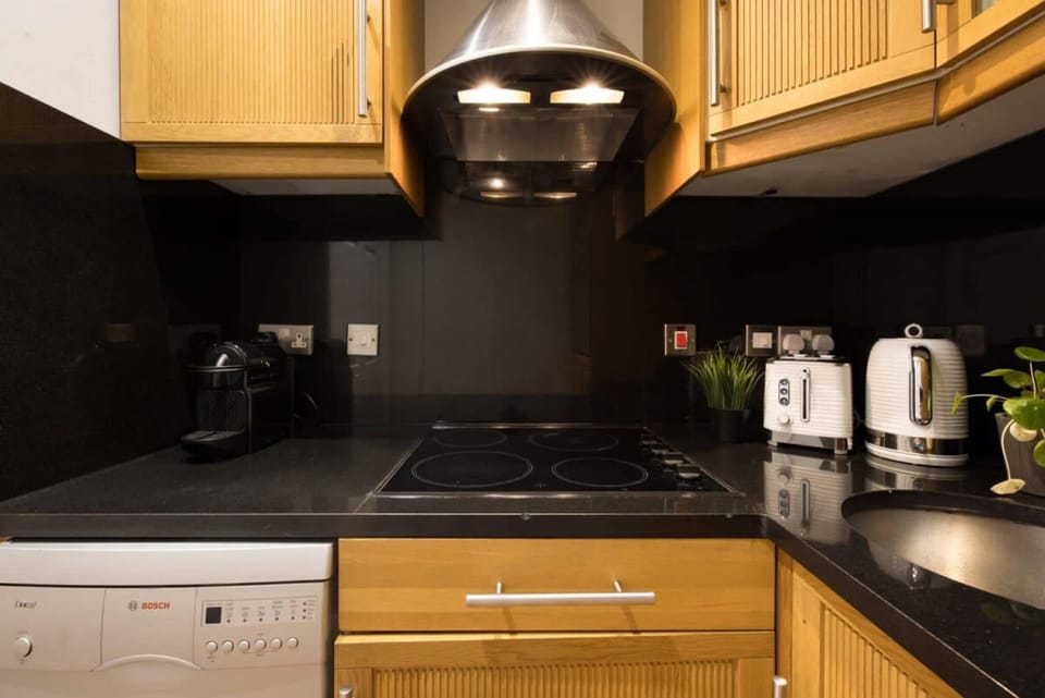House | 1 bedroom, desk, Internet