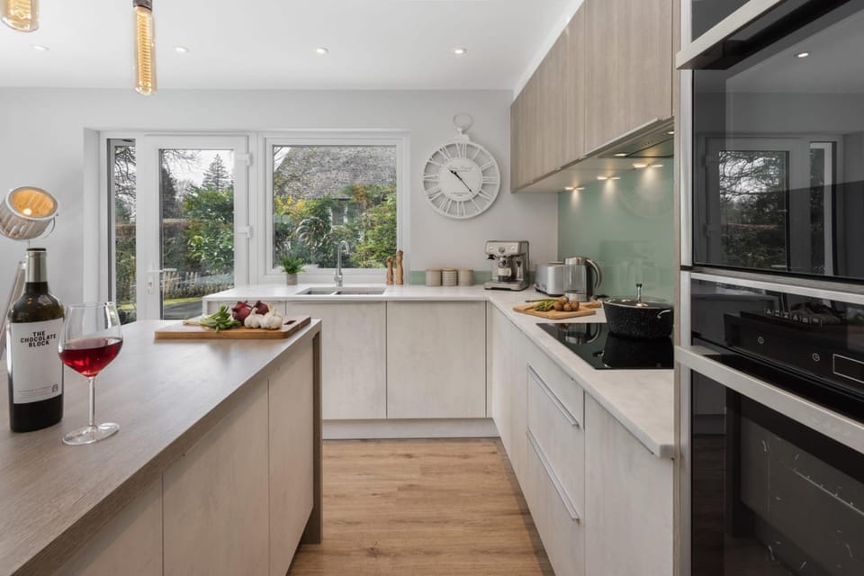 House | 3 bedrooms, high-speed internet