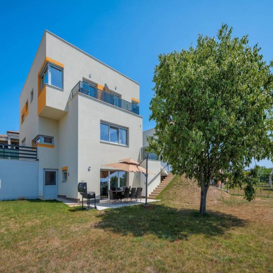 House, Smoking | 5 bedrooms