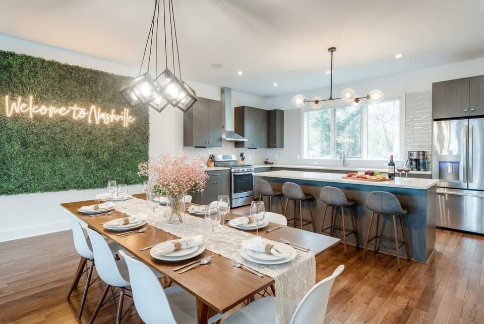 House | 4 bedrooms, desk, iron/ironing board, high-speed internet