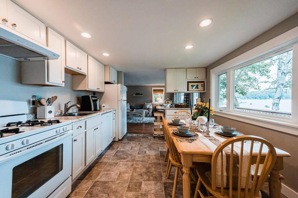 House | 2 bedrooms, iron/ironing board, Internet