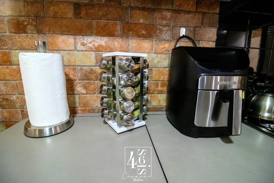 Deluxe Room | Shared kitchen facilities | Mini-fridge, microwave, rice cooker, blender