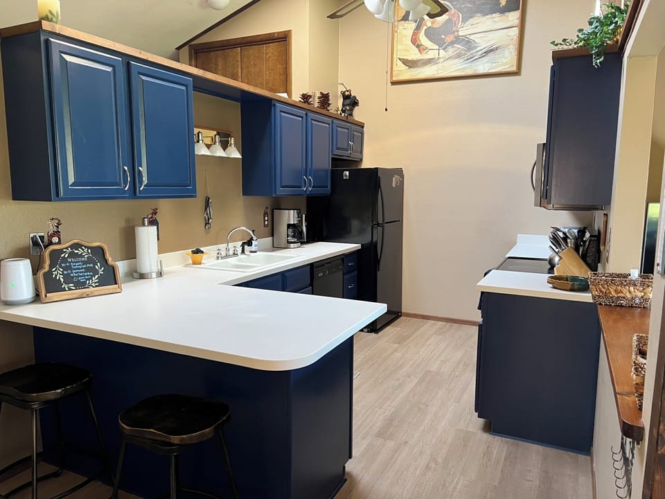 West Glacier Vista Kitchen scaled