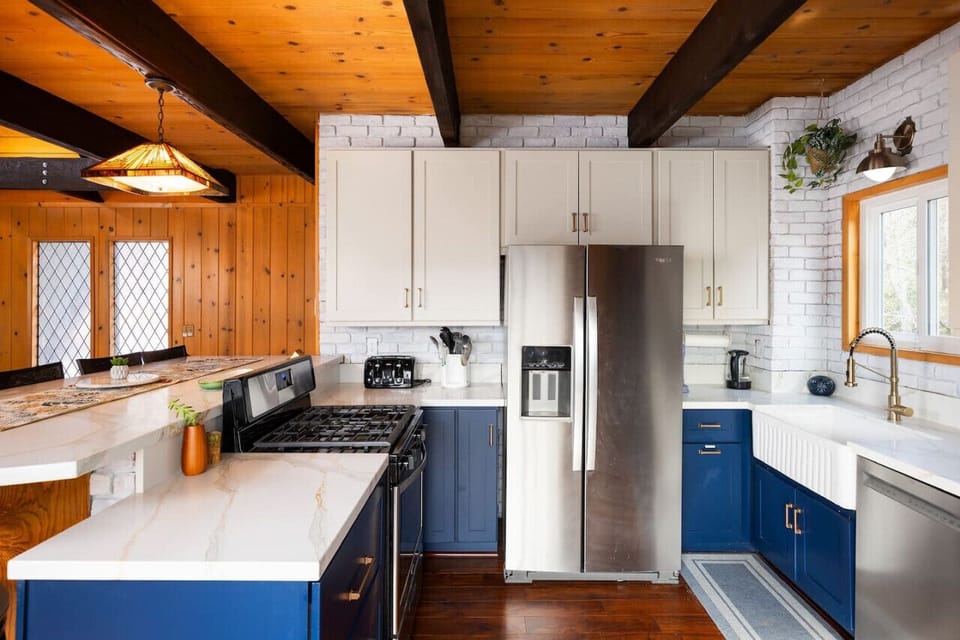 Recently remodeled fully functional and stocked gourmet kitchen