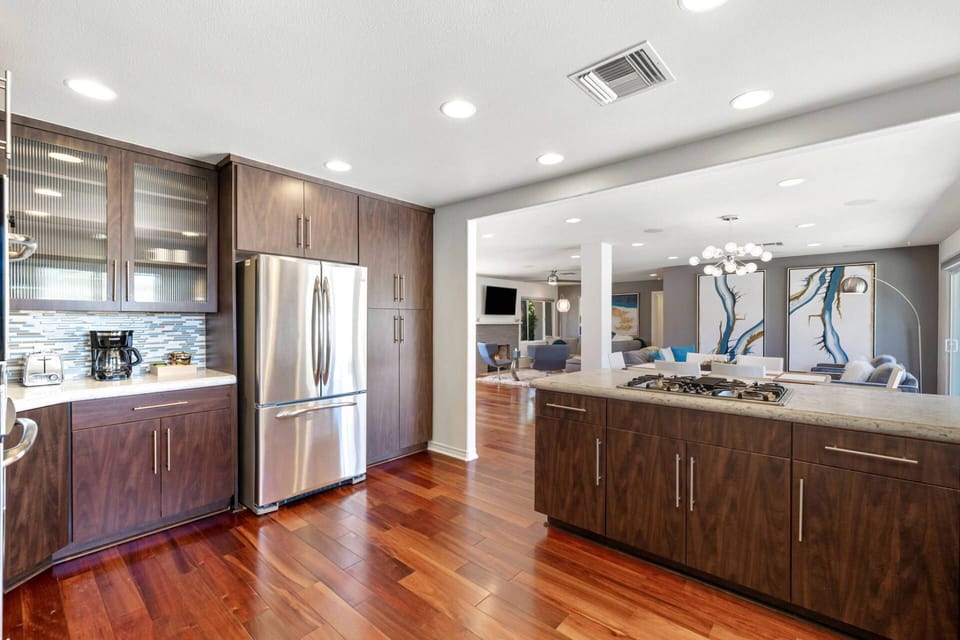 Open and Bright Floor Plan