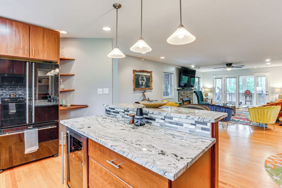 Kitchen | Stove/Oven | Microwave | Dishwasher