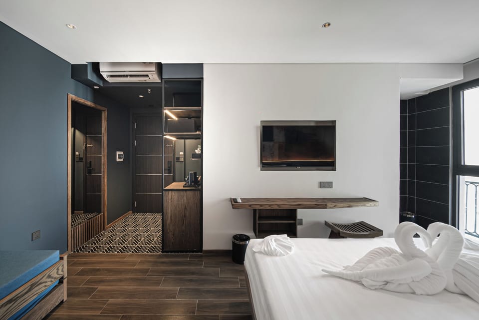 Deluxe Double Room, City View | Balcony view