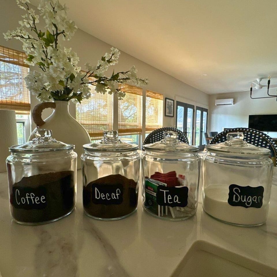 Start your mornings right with our cozy Coffee & Tea Station—featuring everything you need to brew the perfect cup, whether you prefer bold coffee or a soothing tea.