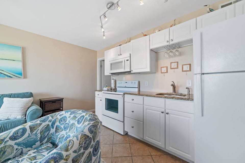 Gulf Shores Plantation East 1102,
1 bedroom 1 bathrooms, sleeps 6. Managed by Island Rentals
