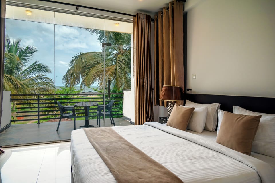 Superior Room, 1 Double Bed, Non Smoking, Sea View | 1 bedroom, iron/ironing board, free WiFi
