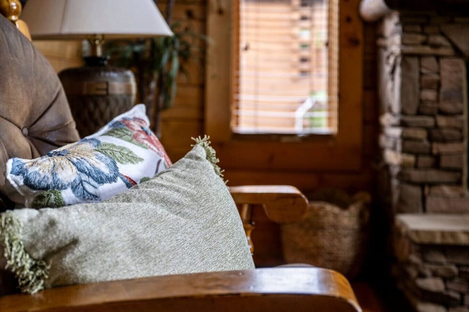 The cabin is beautifully designed with relaxation in mind.