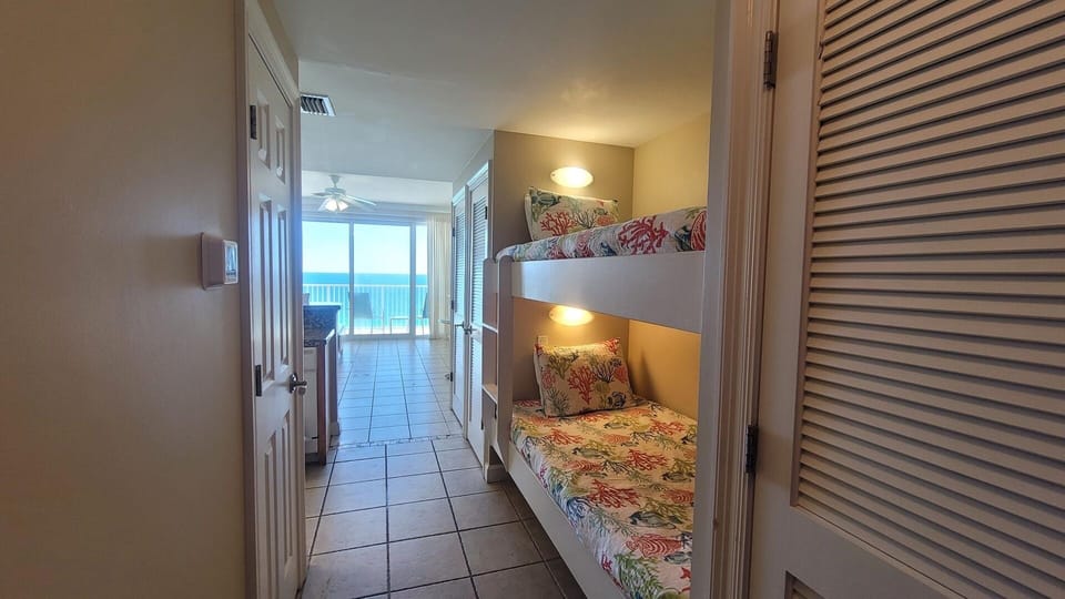 Twin bunks in the hallway nook